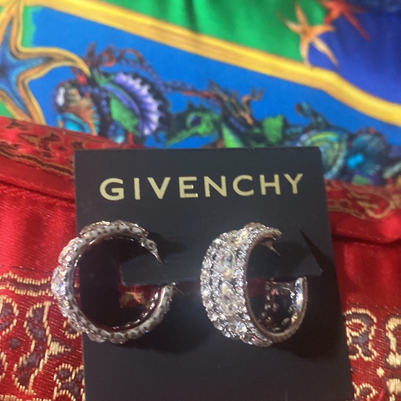 Givenchy earrings - Picture 4 of 4
